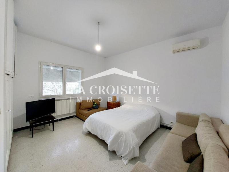 Rez-de-chaussée de villa S+3 avec jardin à La Marsa 